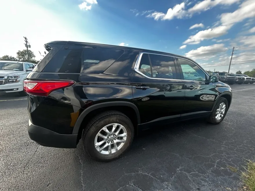 2018 Chevrolet Traverse LS photo 1