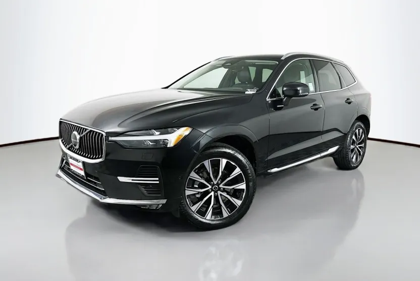2023 Volvo XC60 Plus photo 1