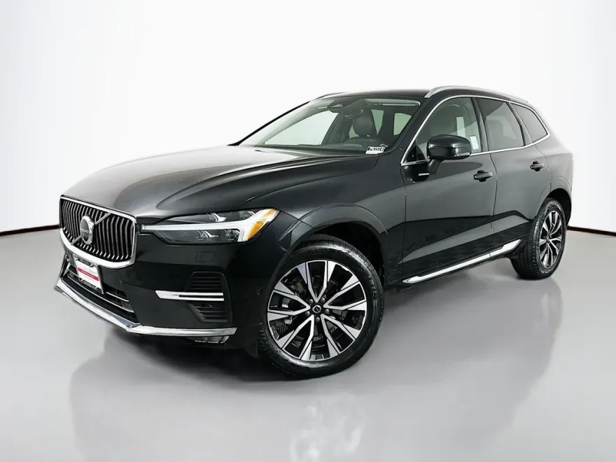 2023 Volvo XC60 Plus photo 1