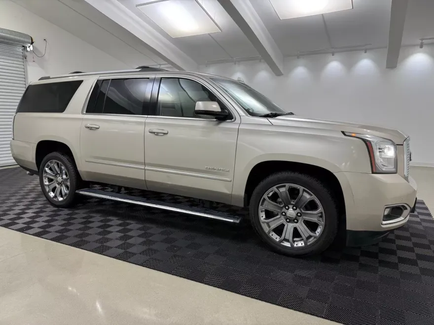 2016 Gmc Yukon XL Denali photo 1