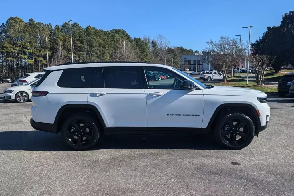 2025 Jeep Grand Cherokee Limited photo 1