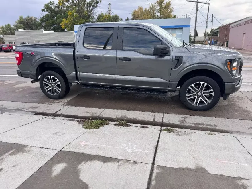 2023 Ford F-150 XL photo 1