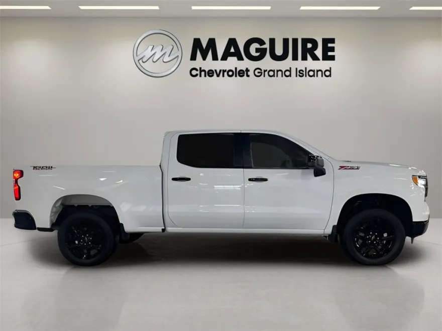 2024 Chevrolet Silverado 1500 LT Trail Boss photo 1