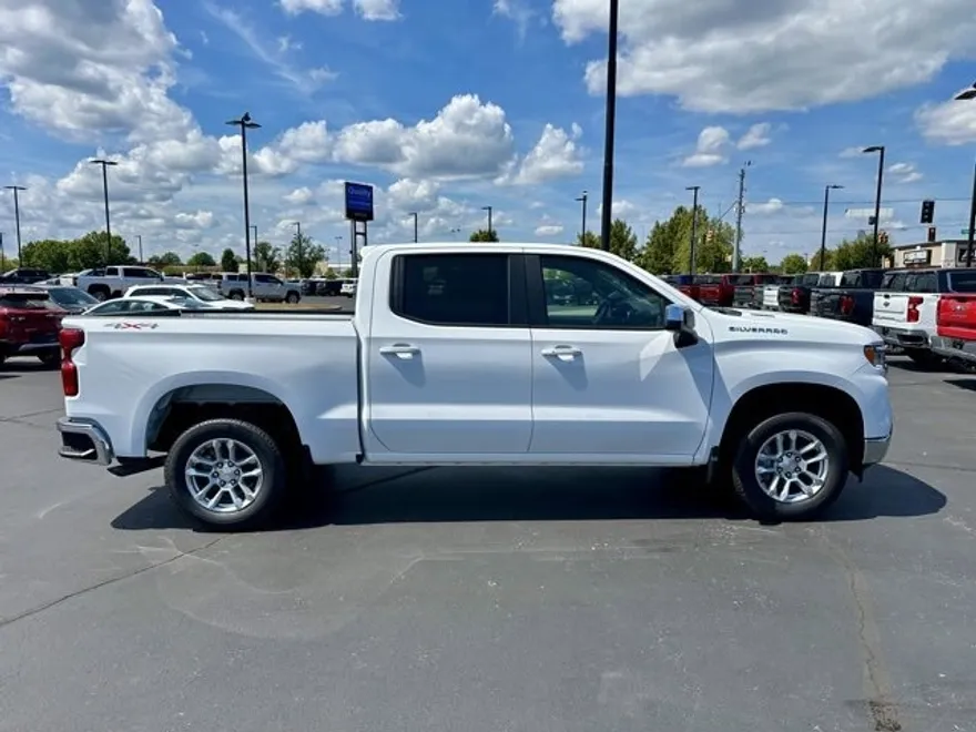 2026 Chevrolet Silverado 1500 LT photo 1