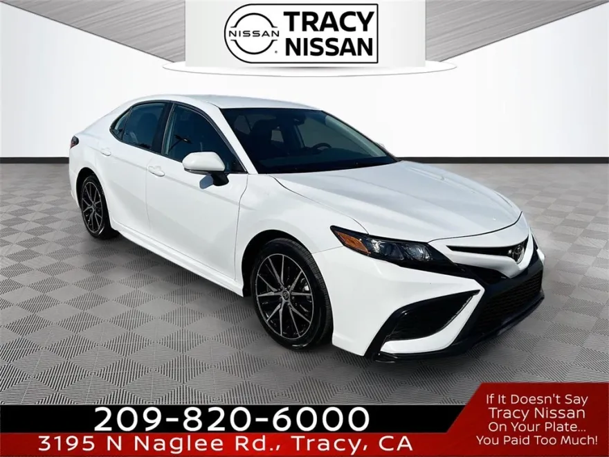2024 Toyota Camry SE photo 1