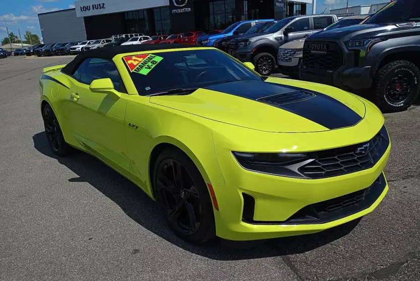2021 Chevrolet Camaro LT1 photo 1