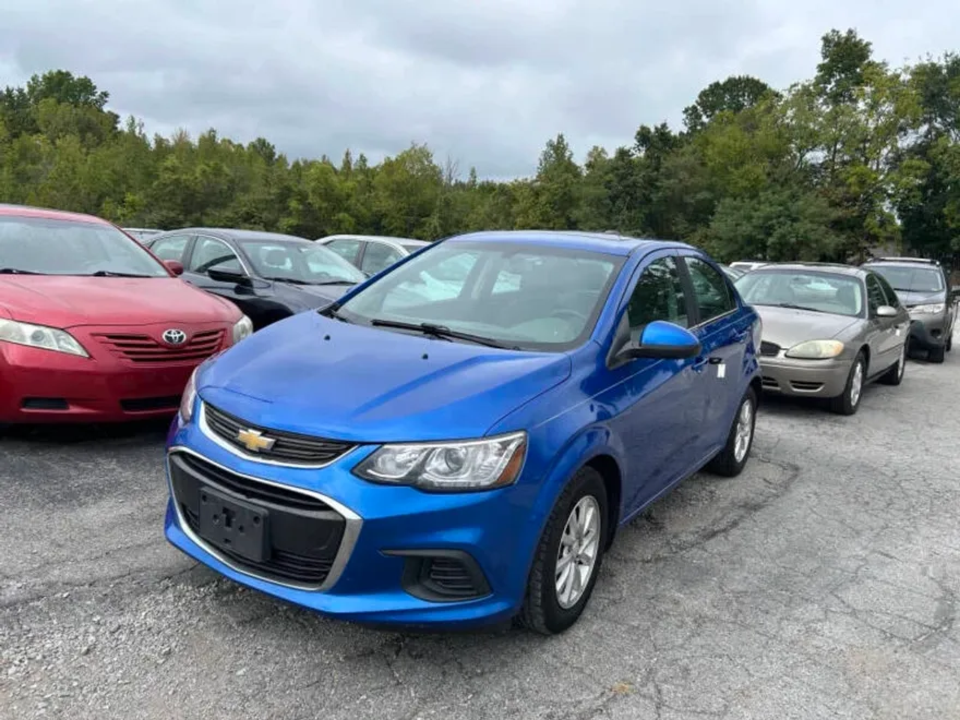 2019 Chevrolet Sonic LT photo 1