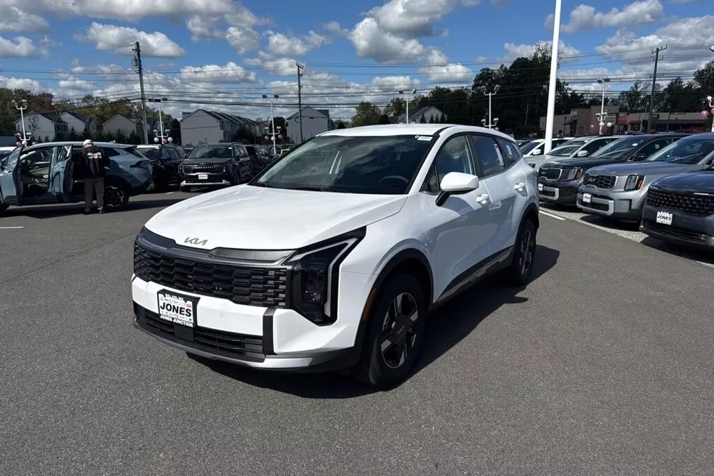 2026 Kia Sportage LX photo 1