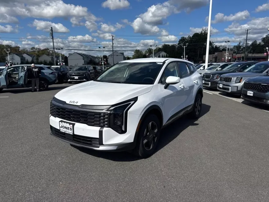 2026 Kia Sportage LX photo 1