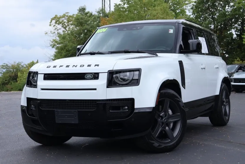 2024 Land Rover Defender 110 X-Dynamic SE photo 1