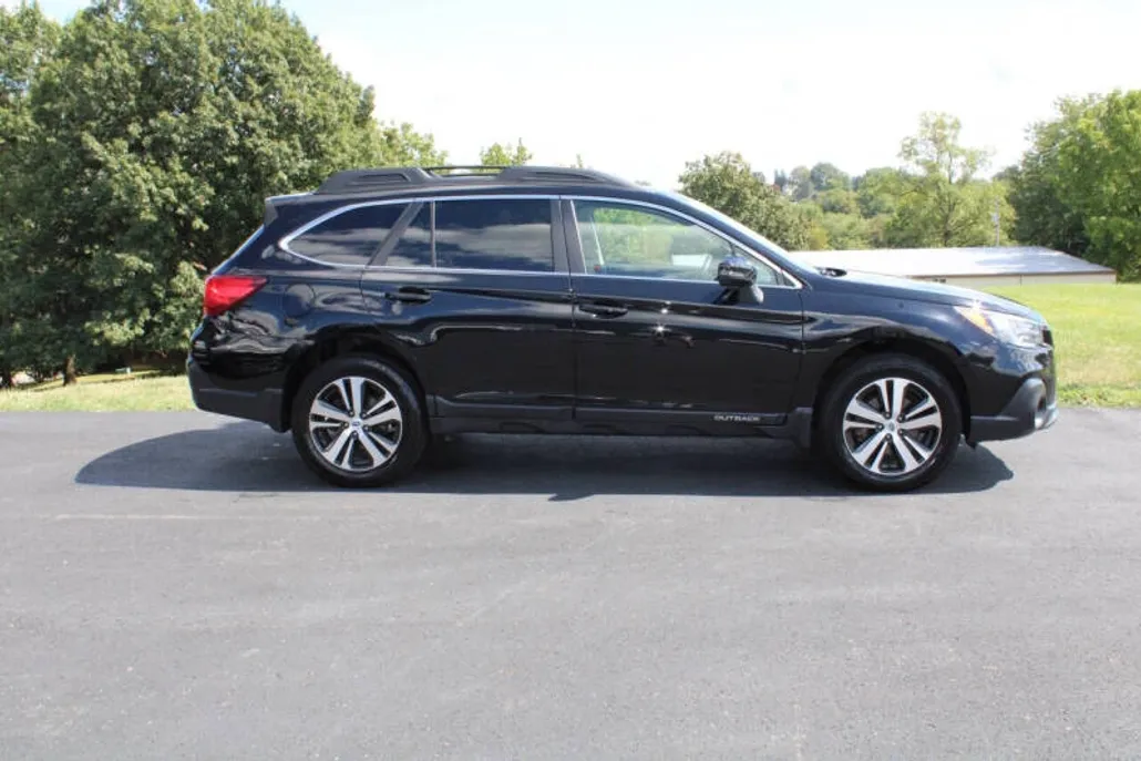 2019 Subaru Outback 3.6R Limited photo 1
