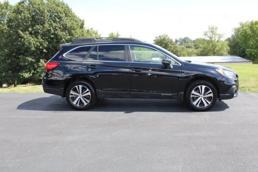2019 Subaru Outback 3.6R Limited photo 1