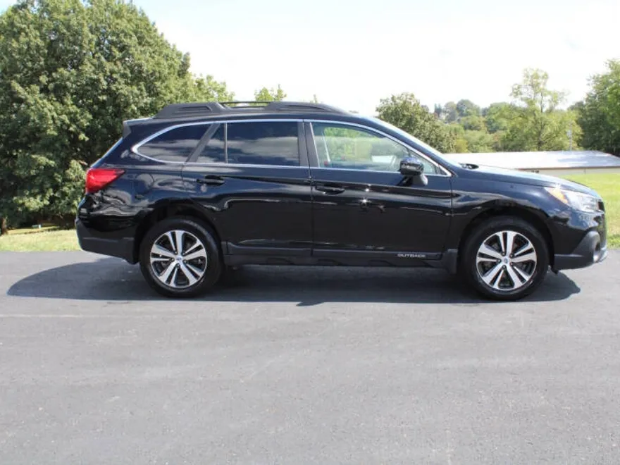 2019 Subaru Outback 3.6R Limited photo 1