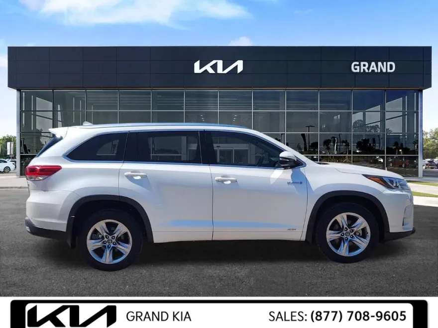 2019 Toyota Highlander Limited photo 1