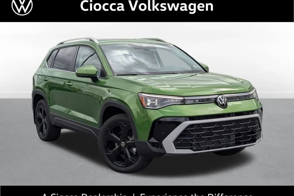 2025 Volkswagen Taos SEL photo 1