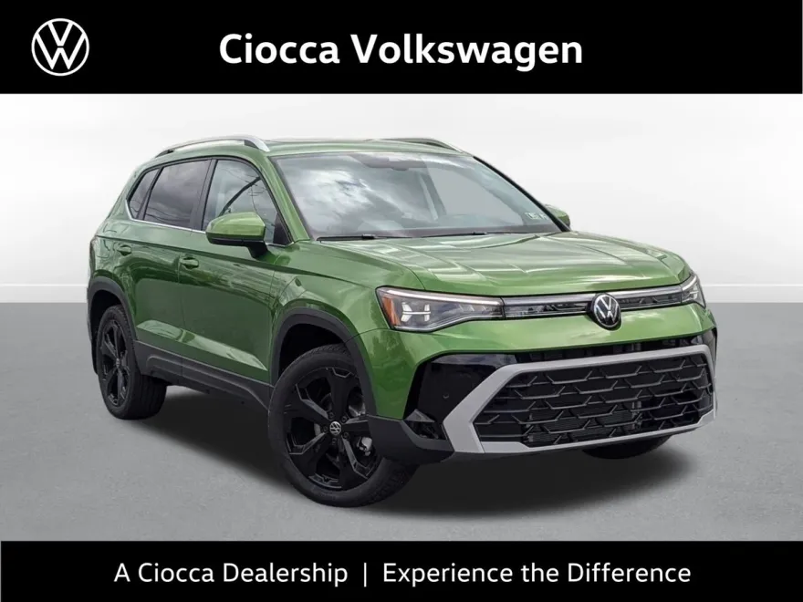 2025 Volkswagen Taos SEL photo 1