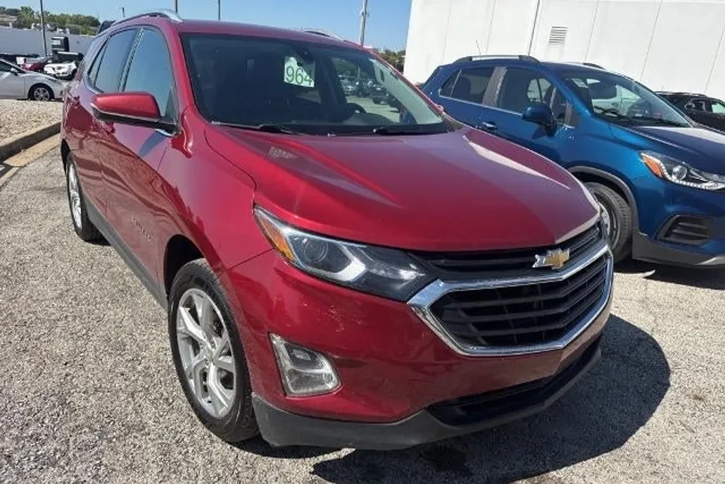 2018 Chevrolet Equinox LT photo 1
