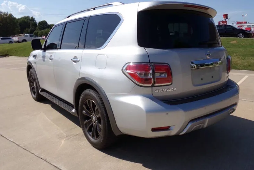 2018 Nissan Armada Platinum photo 1