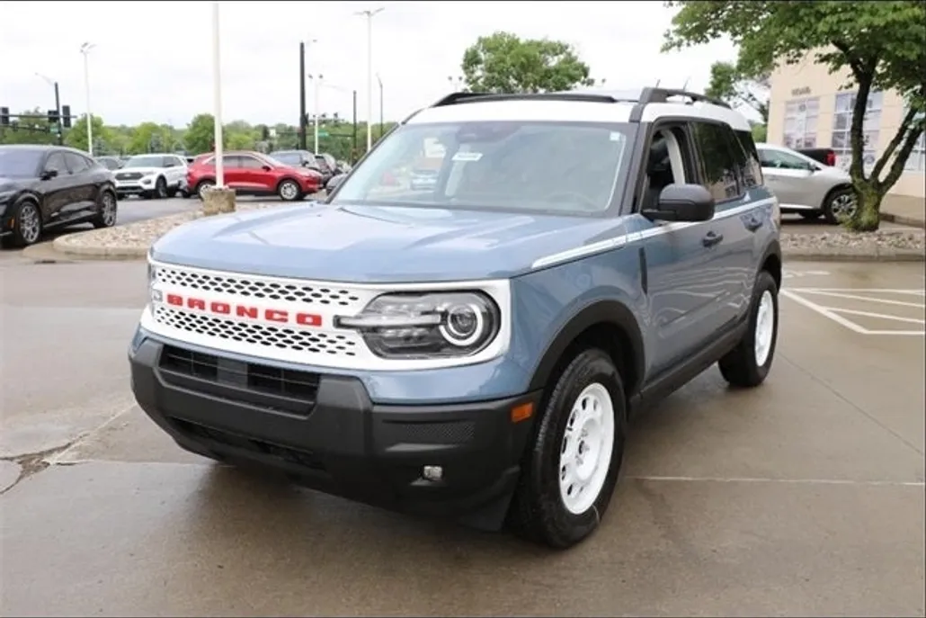 2025 Ford Bronco Sport Heritage photo 1