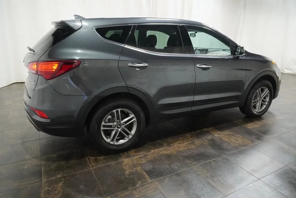 2017 Hyundai Santa Fe Sport Base photo 1