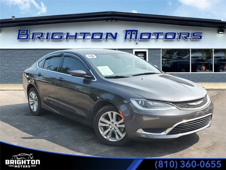 2016 Chrysler 200 Limited photo 1