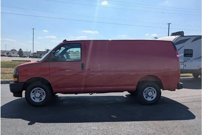 2025 Chevrolet Express Cargo 2500 photo 1
