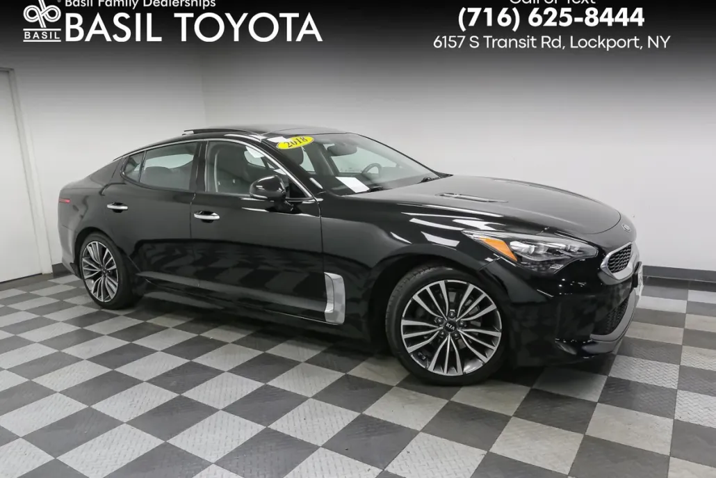 2018 Kia Stinger Premium photo 1