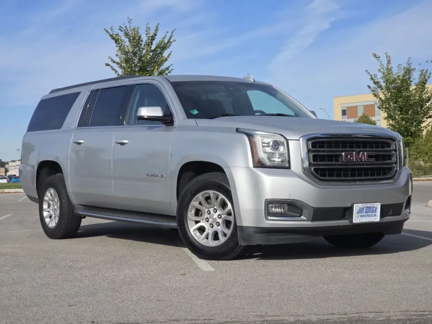 2017 Gmc Yukon XL SLT photo 1