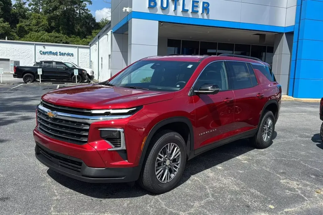 2025 Chevrolet Traverse photo 1