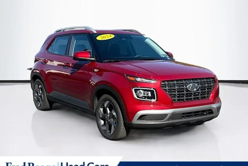 2024 Hyundai Venue Limited photo 1