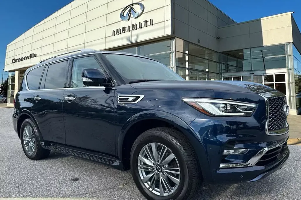 2022 Infiniti QX80 Luxe photo 1