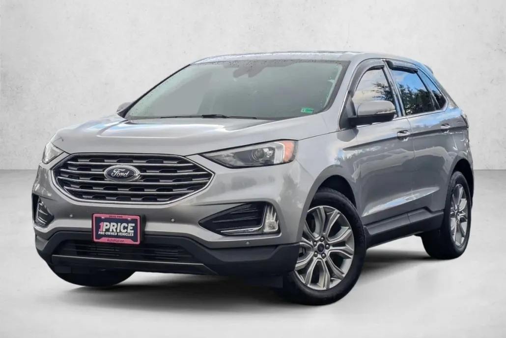 2022 Ford Edge Titanium photo 1
