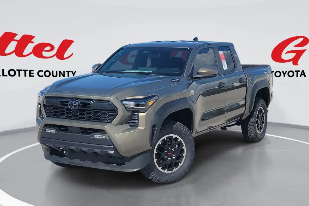 2025 Toyota Tacoma TRD Off-Road Double Cab photo 1