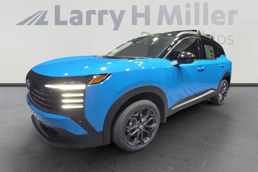 2026 Nissan Kicks SR photo 1