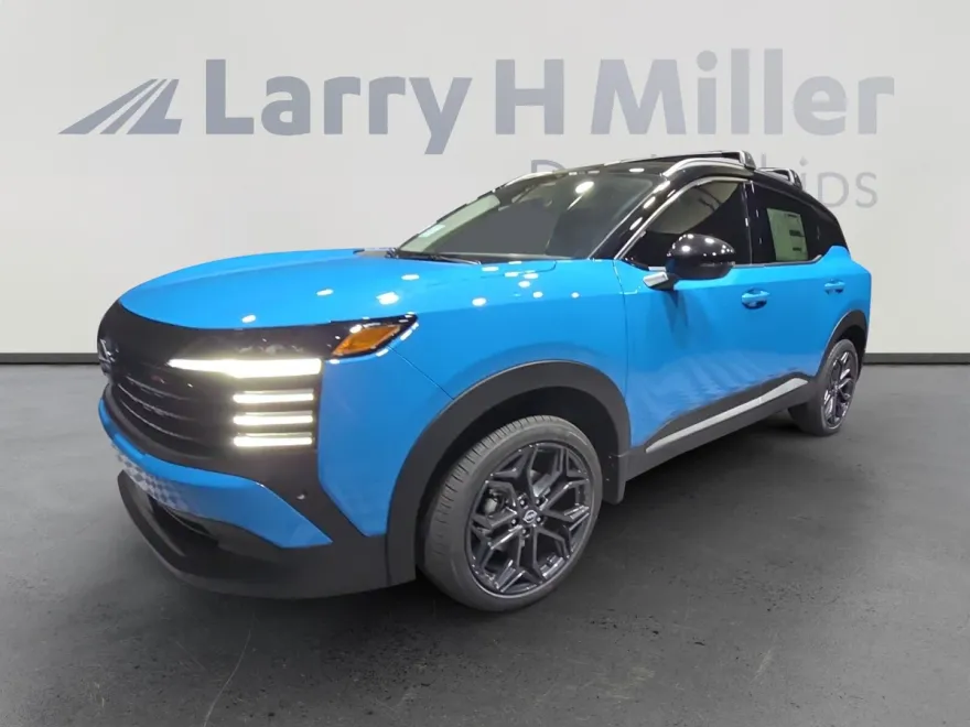 2026 Nissan Kicks SR photo 1