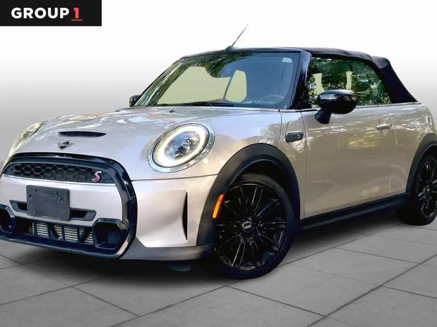 2023 Mini Cooper Convertible S photo 1