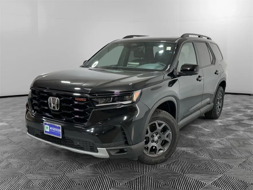 2025 Honda Pilot TrailSport photo 1