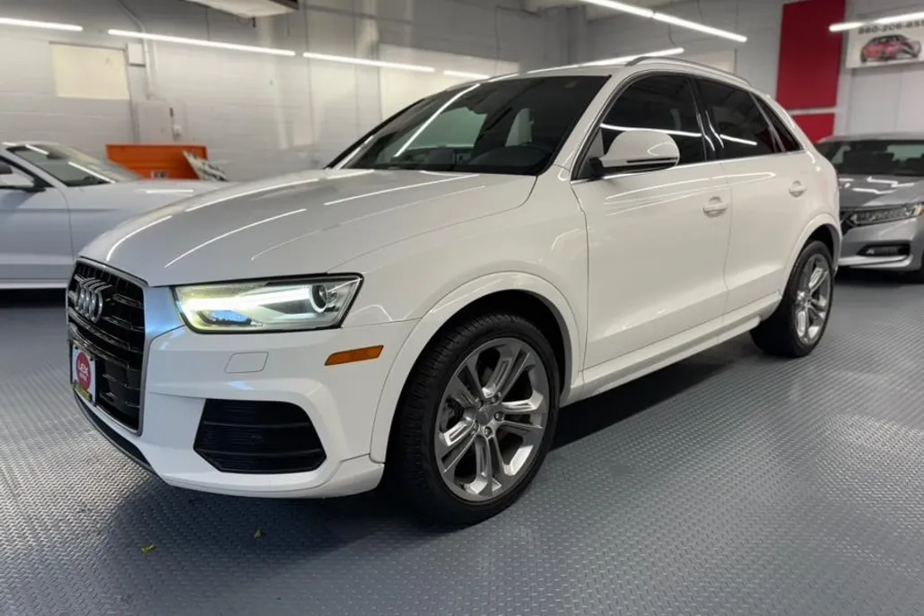 2016 Audi Q3 Premium Plus photo 1