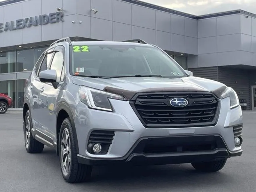 2022 Subaru Forester Premium photo 1