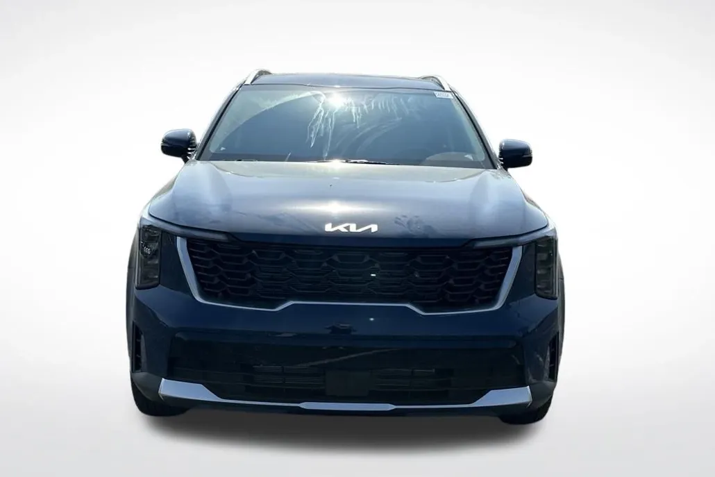 2025 Kia Sorento S photo 1