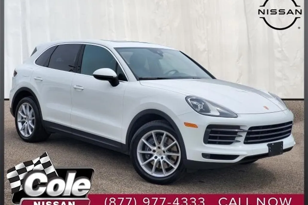 2023 Porsche Cayenne Platinum Edition photo 1