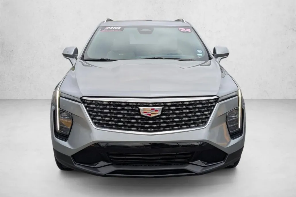 2024 Cadillac XT4 Premium Luxury photo 1