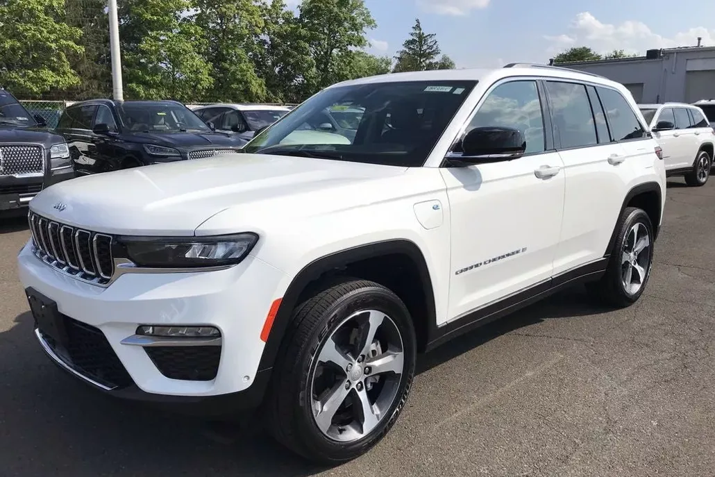 2023 Jeep Grand Cherokee 4xe photo 1