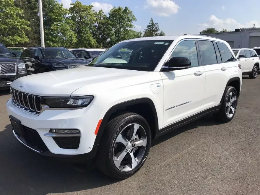 2023 Jeep Grand Cherokee 4xe photo 1