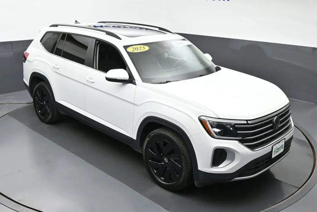 2025 Volkswagen Atlas SE Technology photo 1