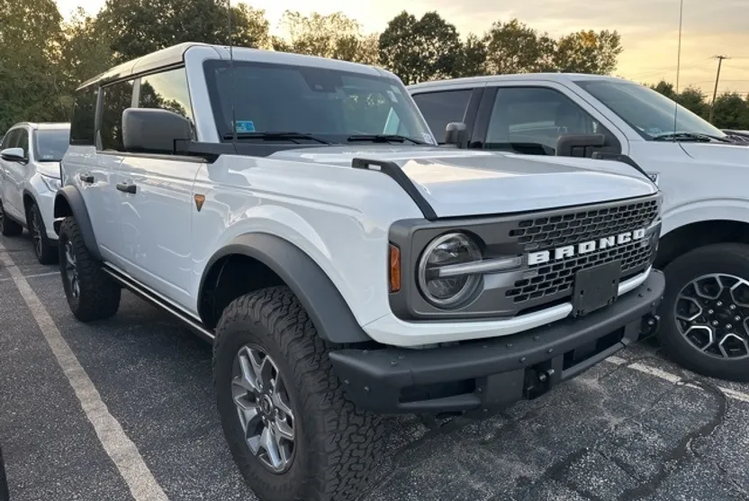 2024 Ford Bronco Badlands photo 1