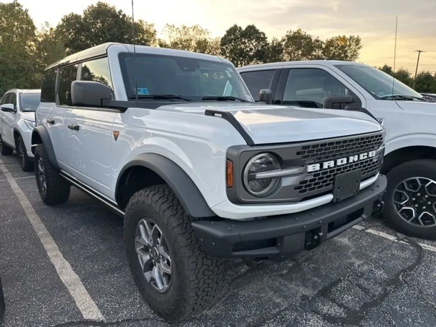 2024 Ford Bronco Badlands photo 1