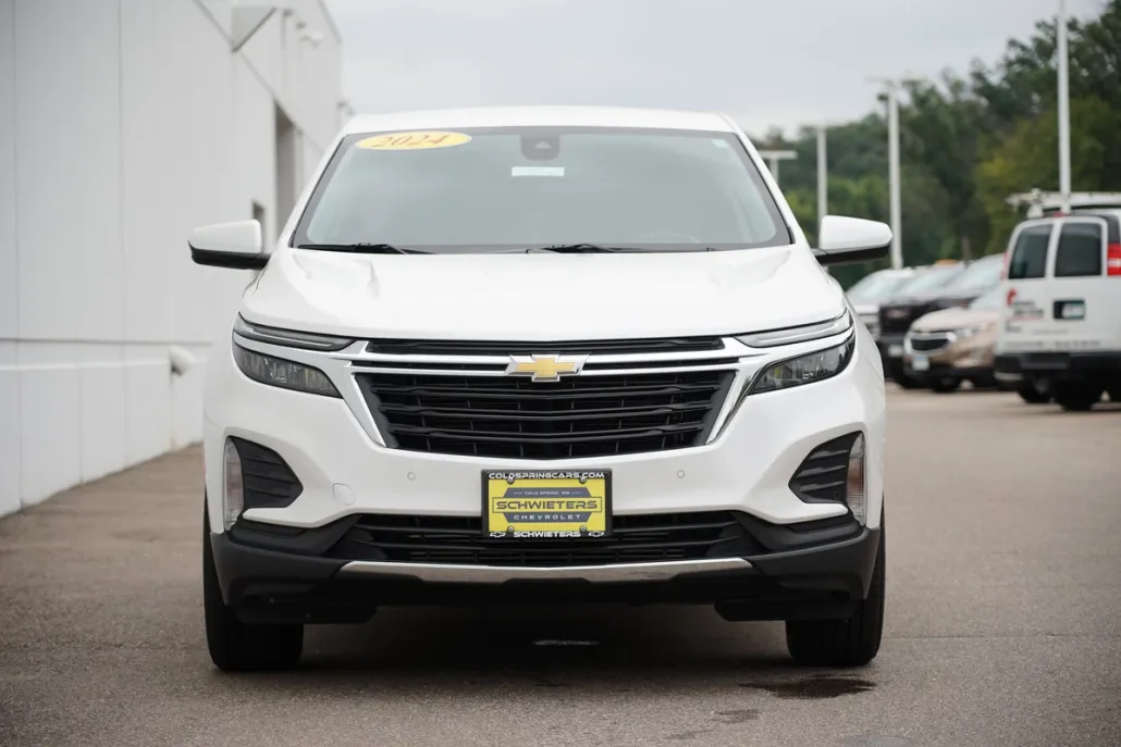 2024 Chevrolet Equinox LT photo 1