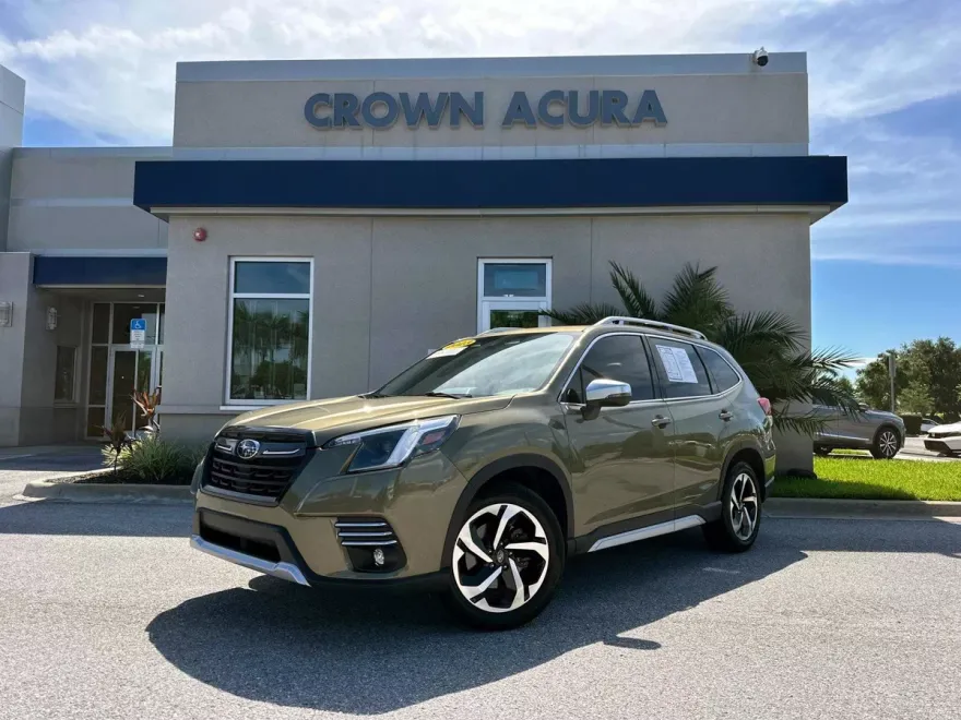 2023 Subaru Forester Touring photo 1