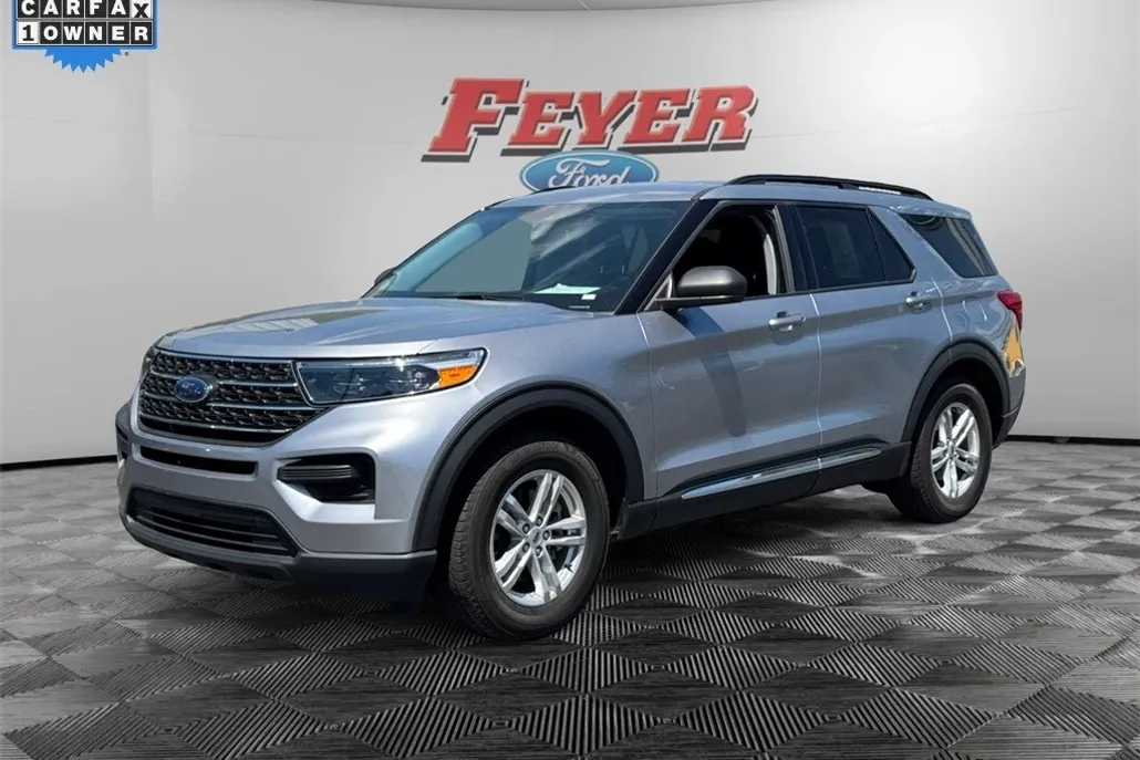 2022 Ford Explorer XLT photo 1